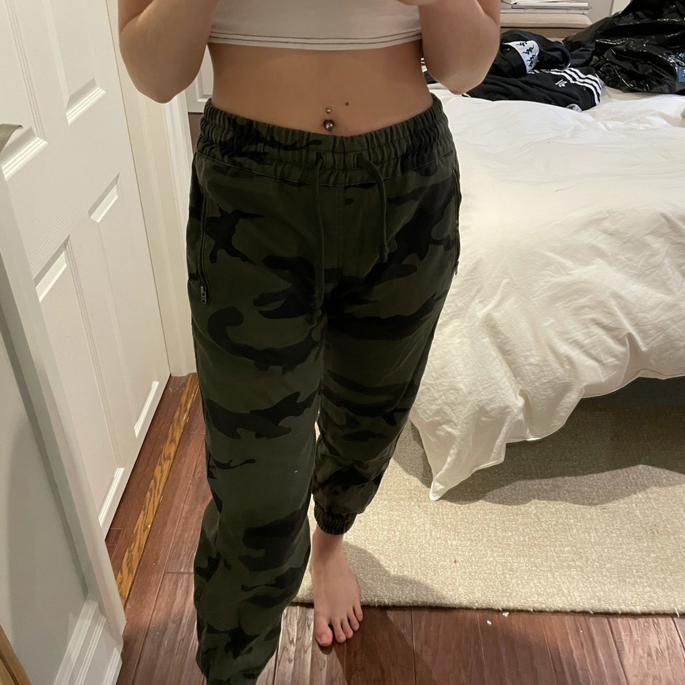 Army print jogger pants